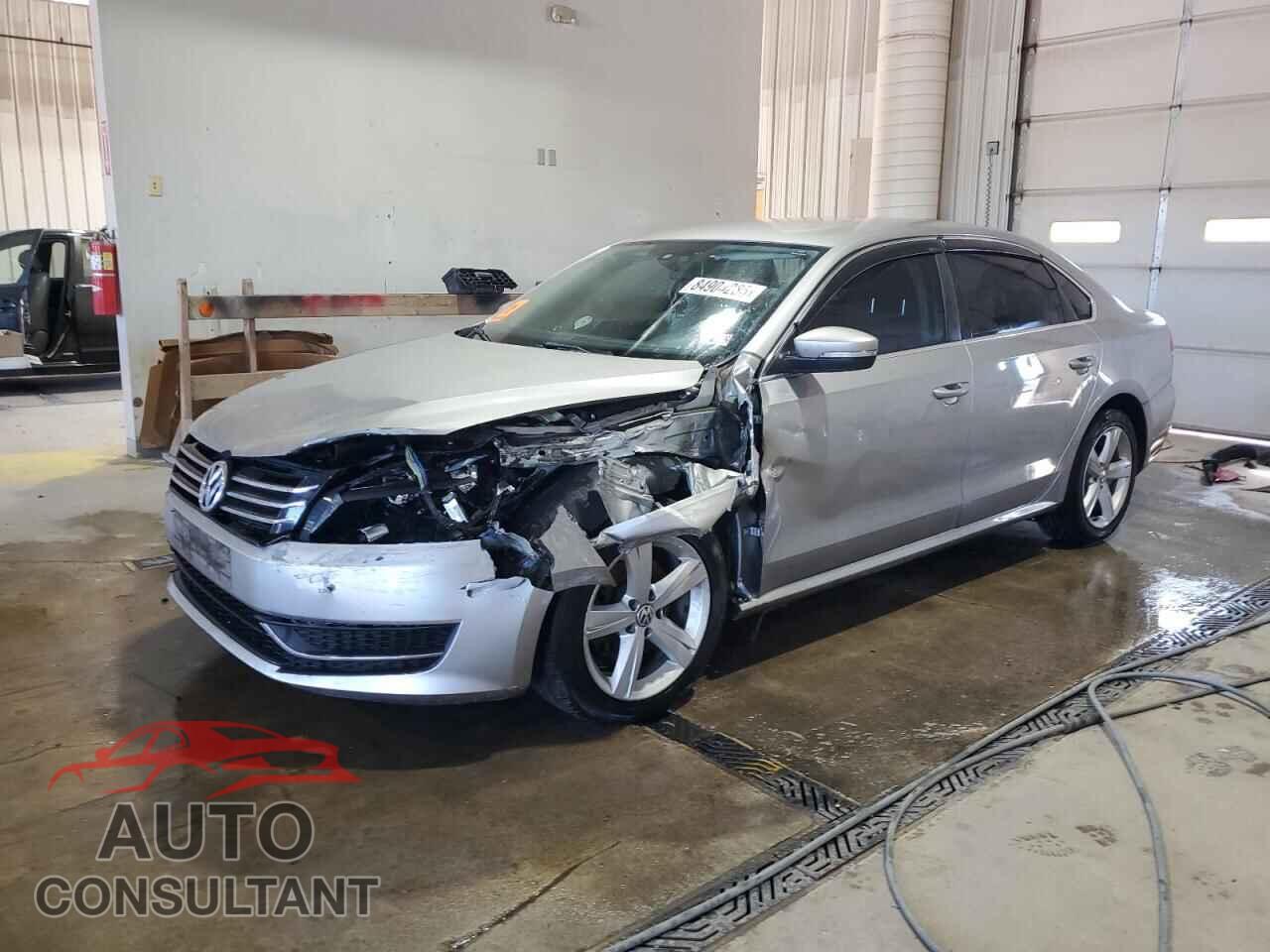 VOLKSWAGEN PASSAT 2014 - 1VWAT7A31EC022976