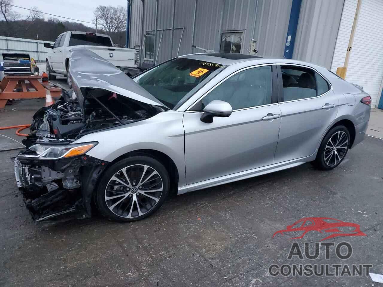 TOYOTA CAMRY 2018 - 4T1B11HK9JU610387