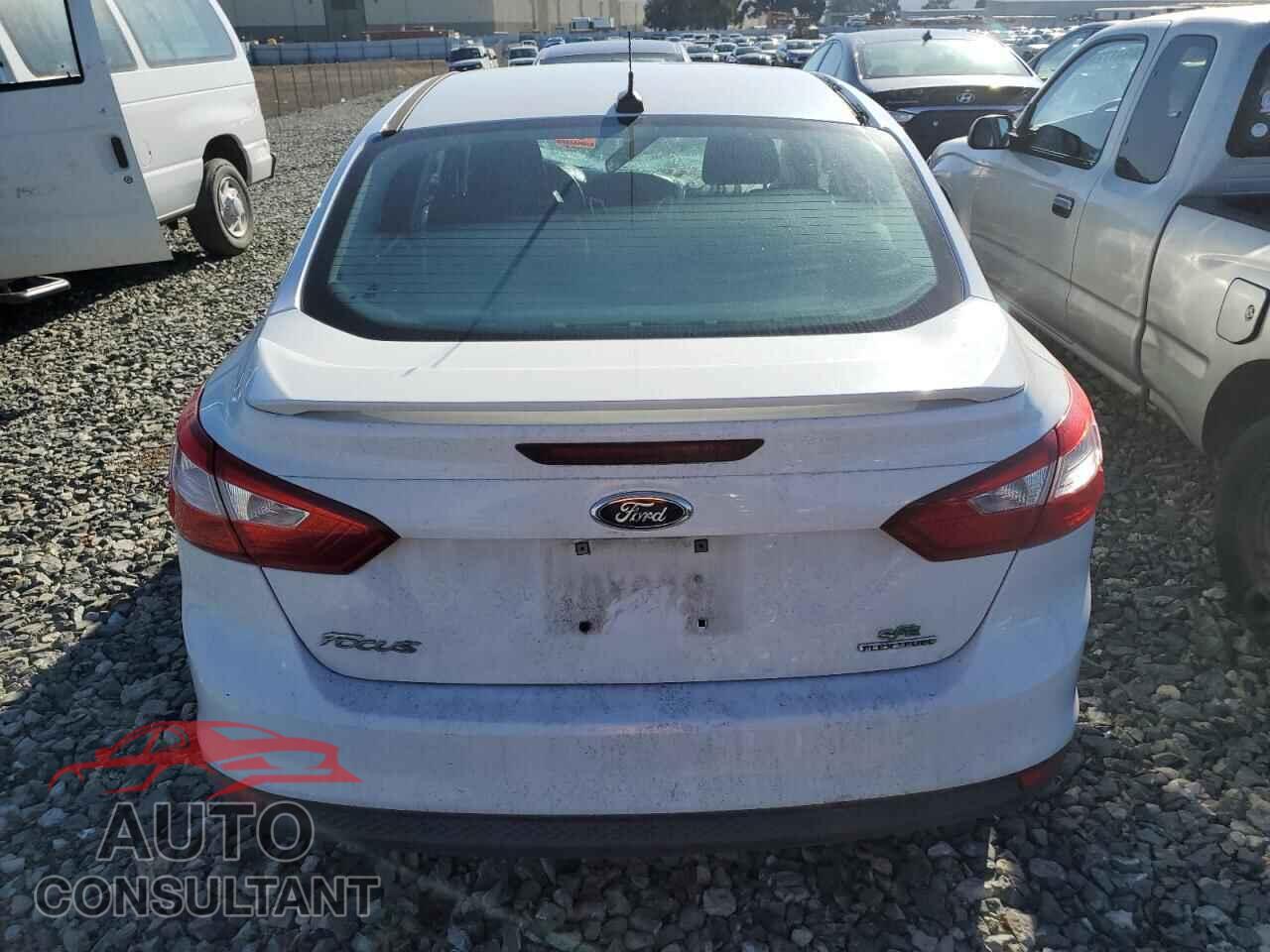 FORD FOCUS 2014 - 1FADP3F29EL255202