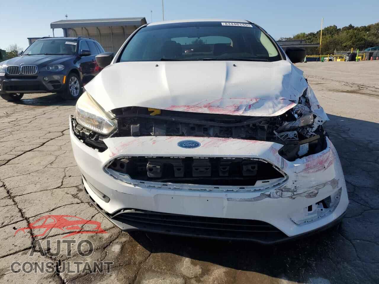 FORD FOCUS 2015 - 1FADP3E26FL355986