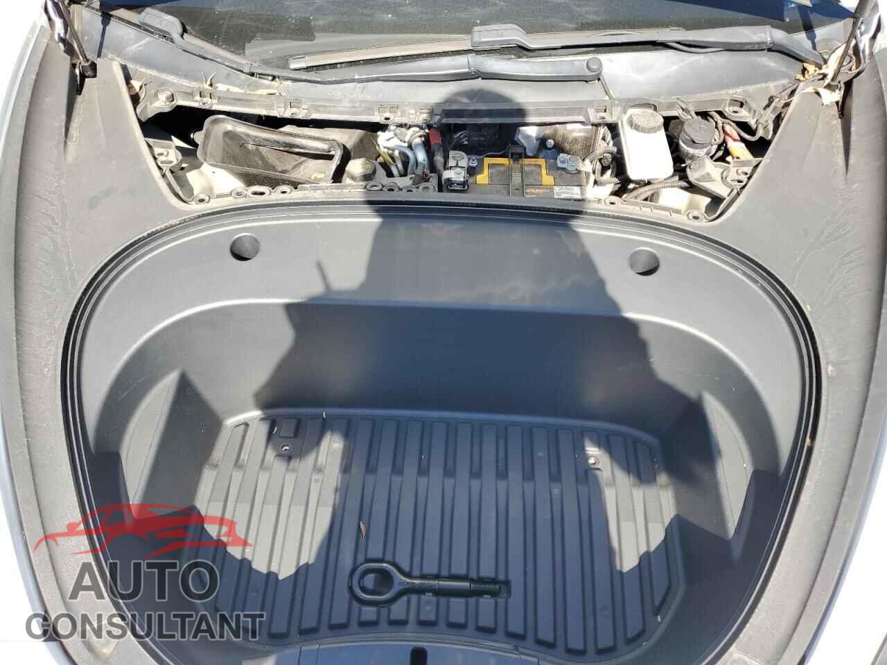 TESLA MODEL 3 2021 - 5YJ3E1EA5MF068372