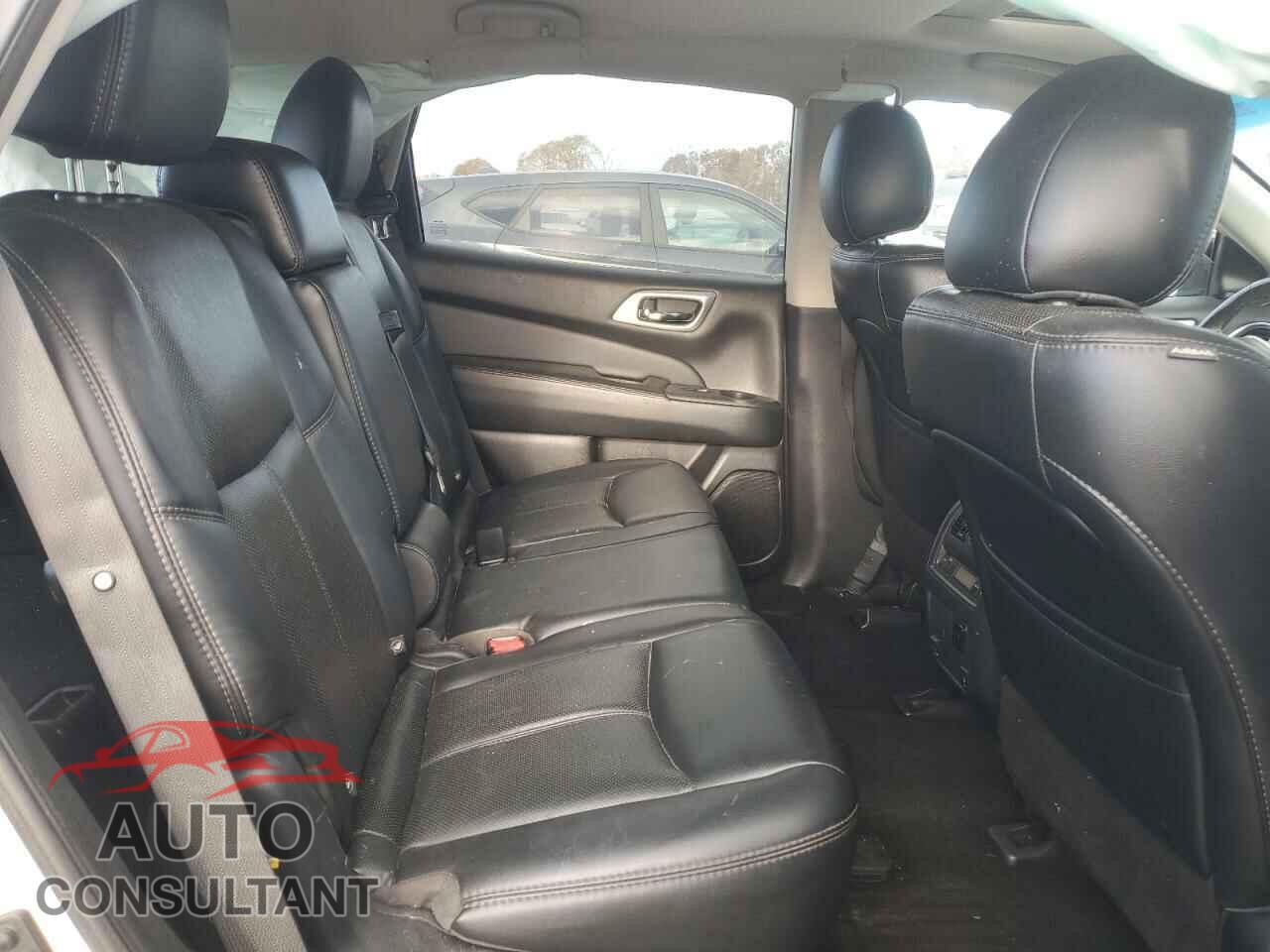 NISSAN PATHFINDER 2016 - 5N1AR2MM7GC651164