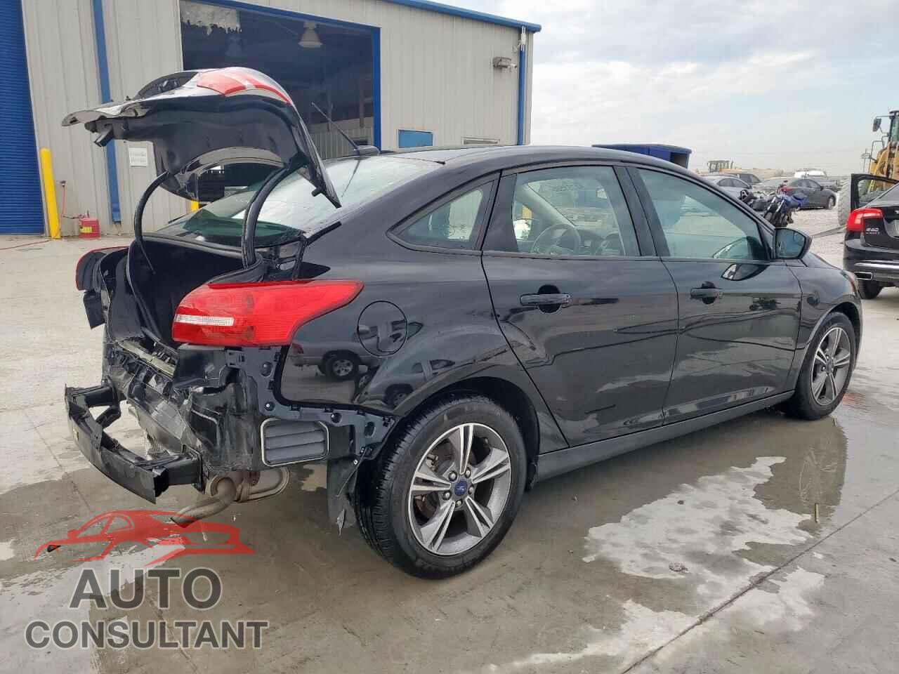 FORD FOCUS 2018 - 1FADP3FE2JL292645