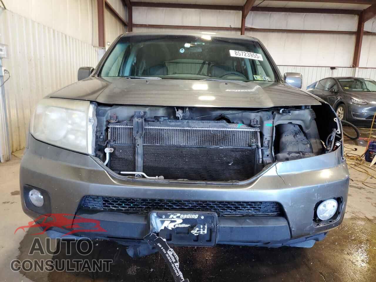 HONDA PILOT 2011 - 5FNYF4H49BB068060