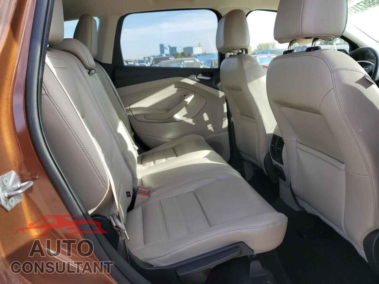 FORD ESCAPE 2017 - 1FMCU9J93HUB58951