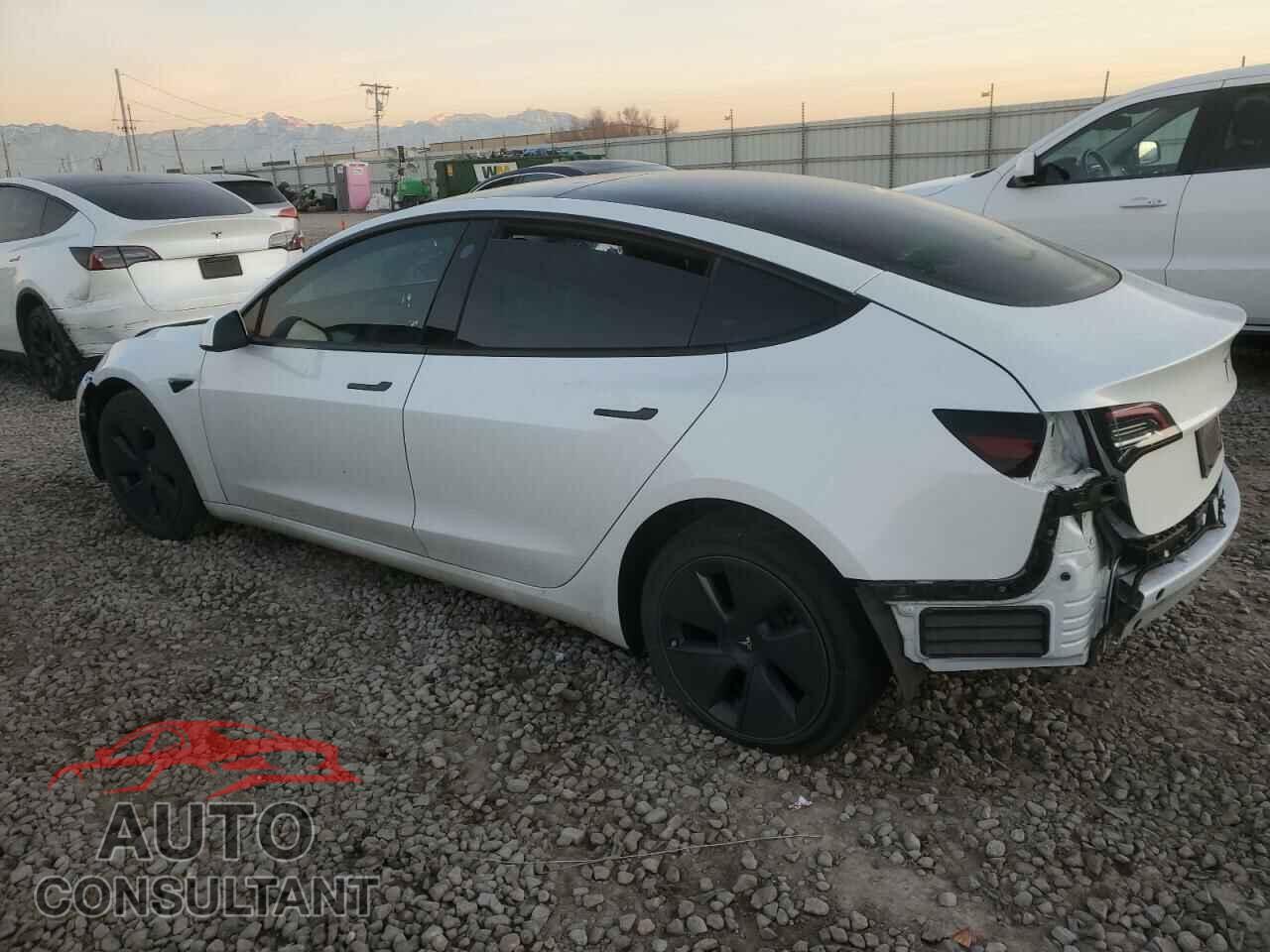 TESLA MODEL 3 2023 - 5YJ3E1EA1PF586774