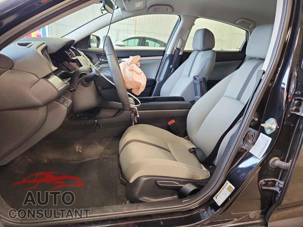 HONDA CIVIC 2019 - 2HGFC2F60KH585140