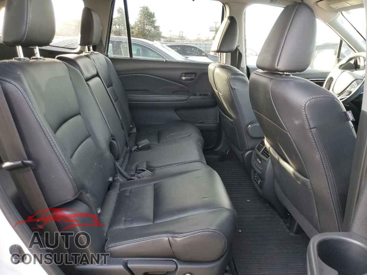HONDA PILOT 2017 - 5FNYF6H94HB034267