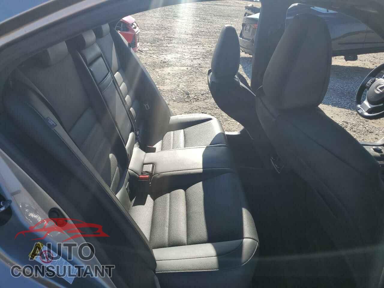 LEXUS IS 2016 - JTHCM1D27G5008465