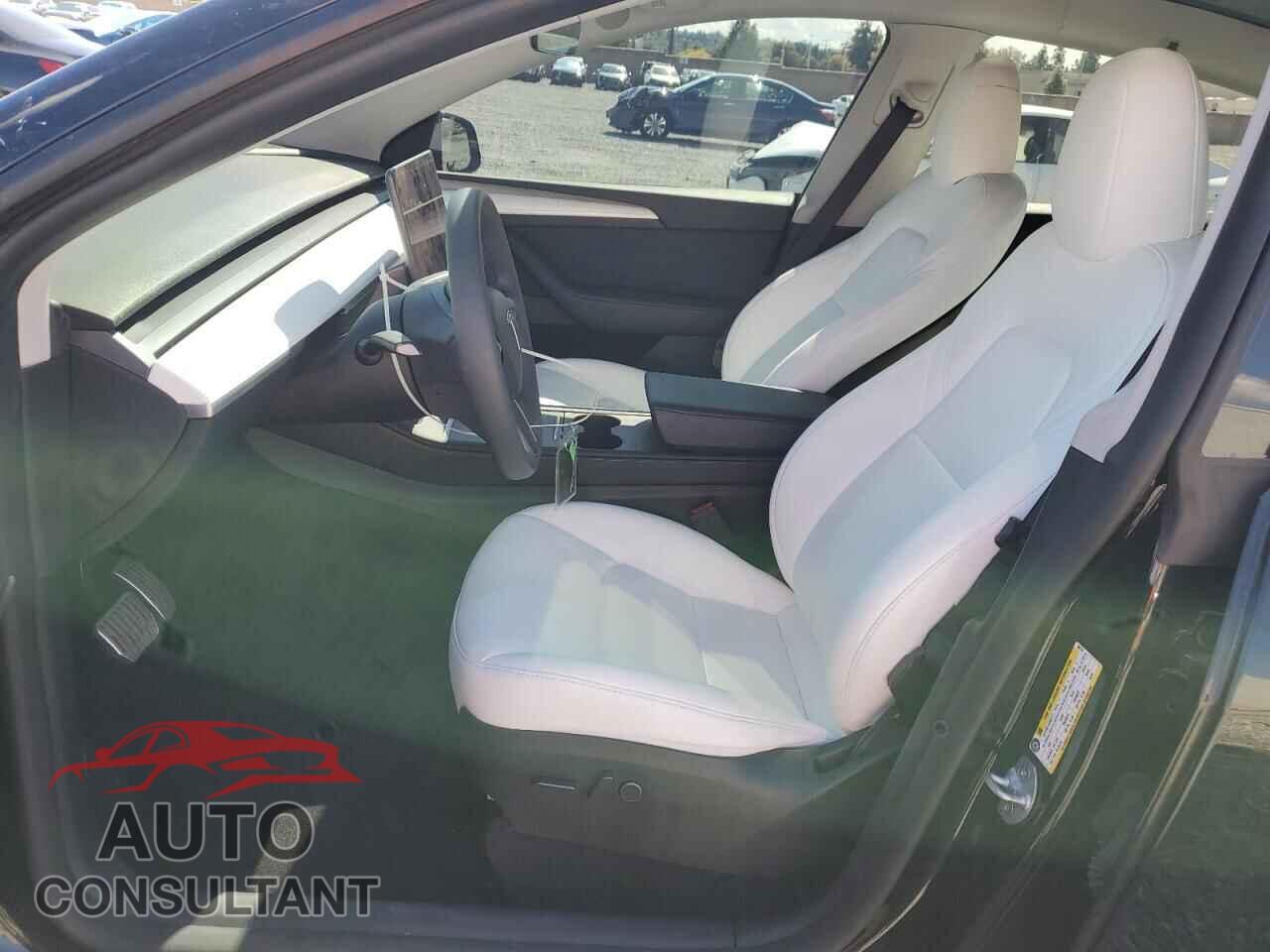 TESLA MODEL Y 2024 - 7SAYGAEE4RF982772