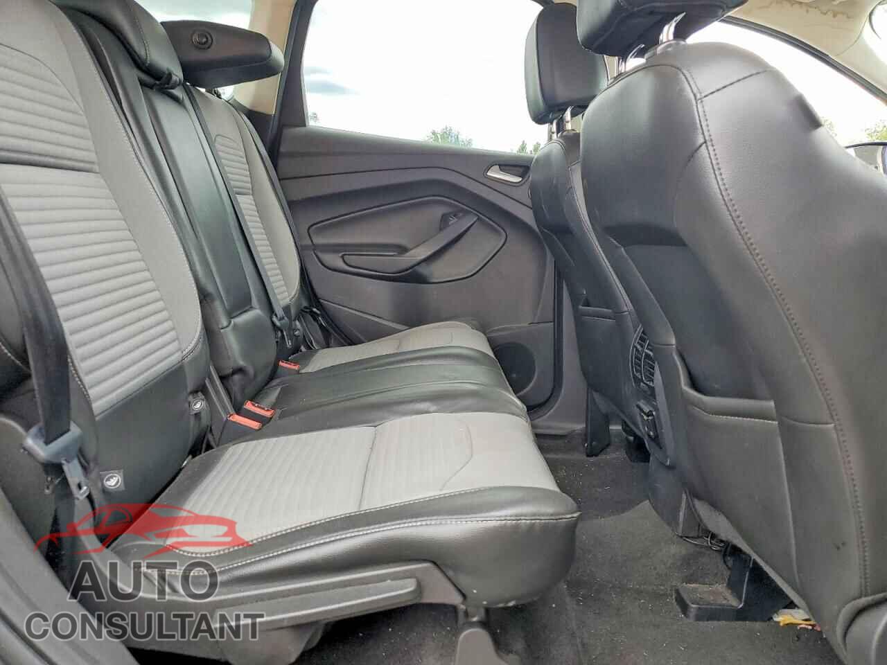 FORD ESCAPE 2017 - 1FMCU9JD0HUB61570