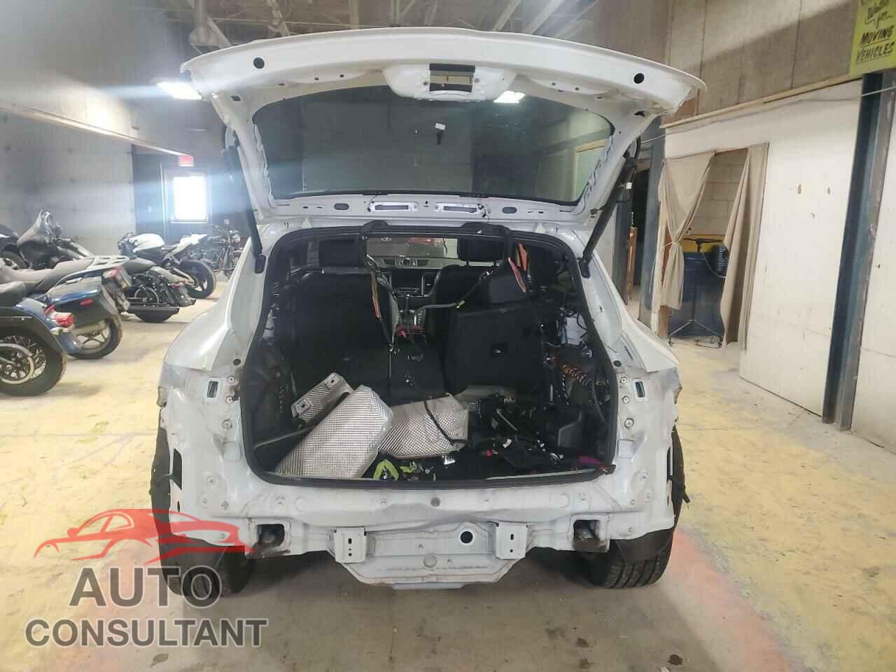 PORSCHE MACAN 2017 - WP1AA2A52HLB00214