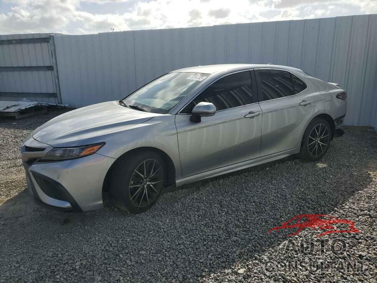 TOYOTA CAMRY 2022 - 4T1G11AK5NU657082