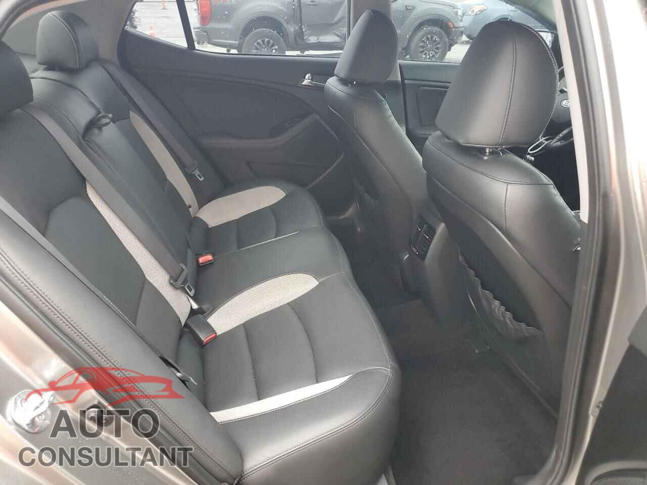 KIA OPTIMA 2012 - 5XXGR4A63CG010099