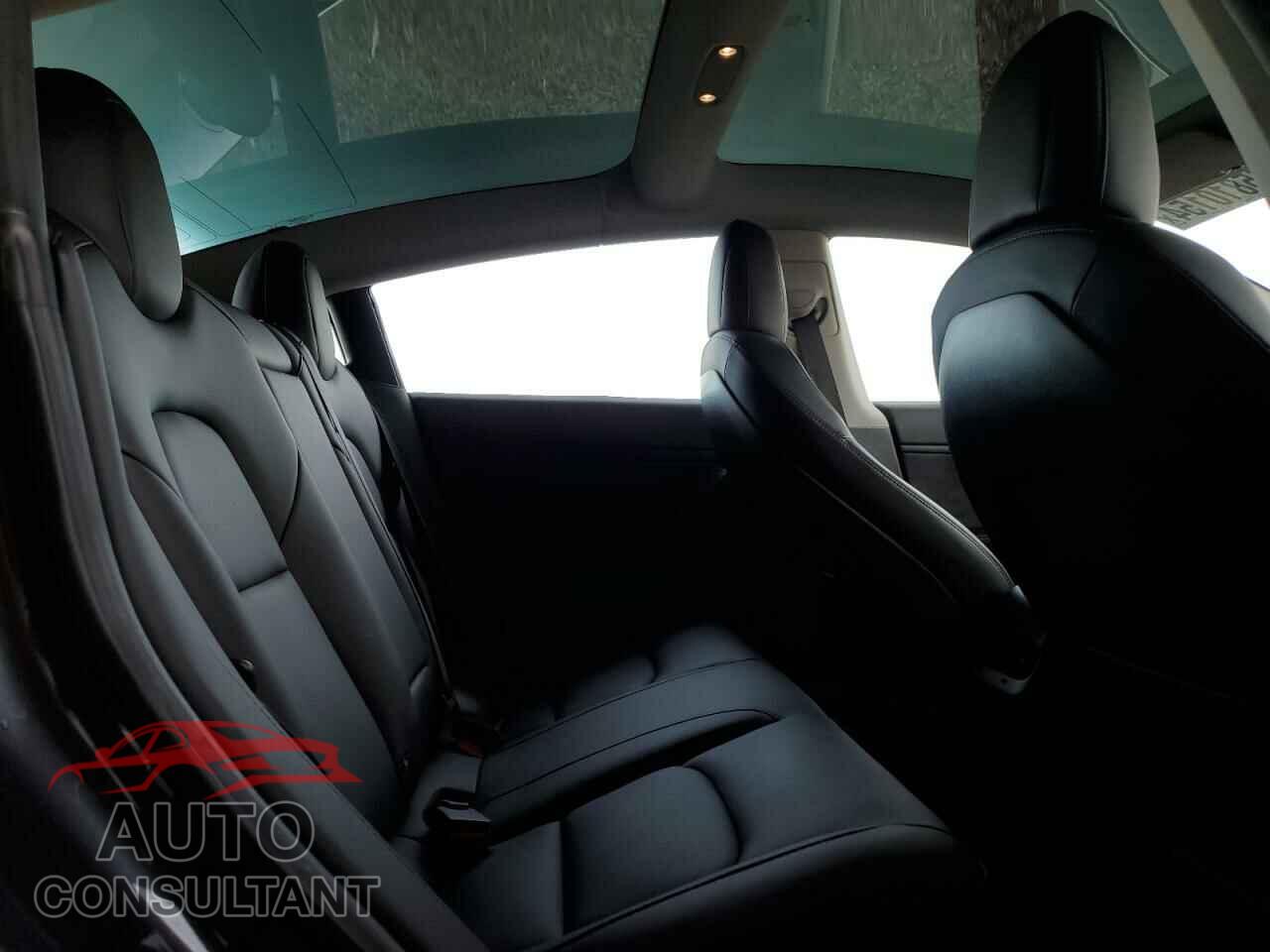 TESLA MODEL 3 2018 - 5YJ3E1EB7JF090751