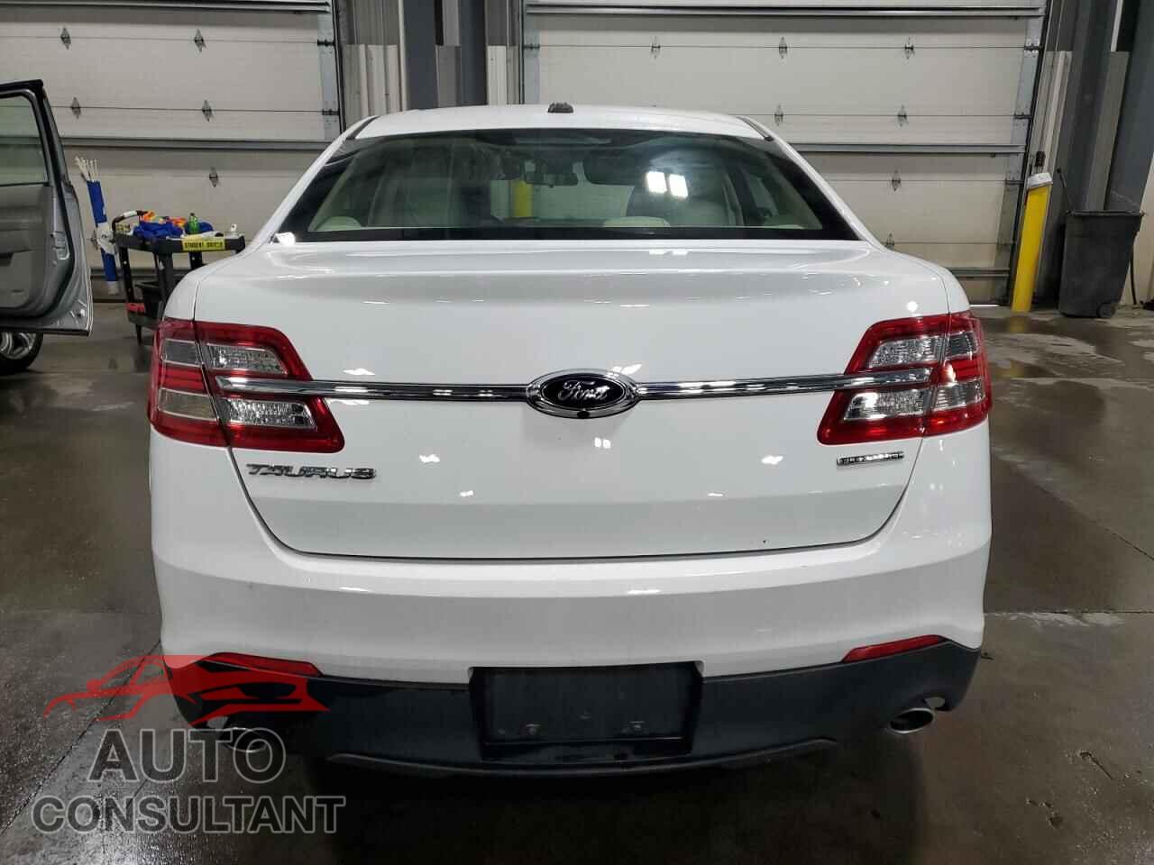 FORD TAURUS 2015 - 1FAHP2D86FG172923
