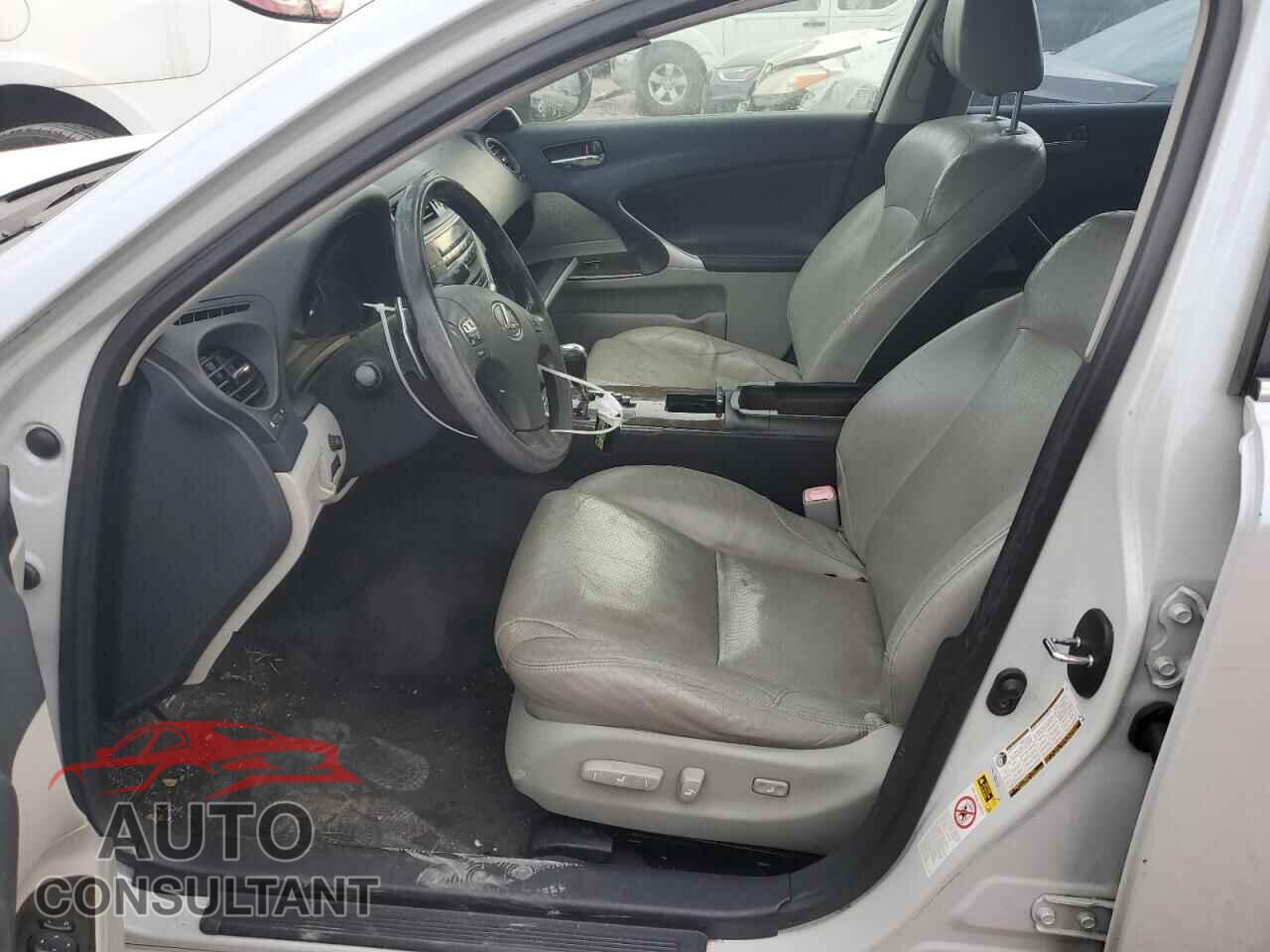 LEXUS IS 2009 - JTHCK262395031365
