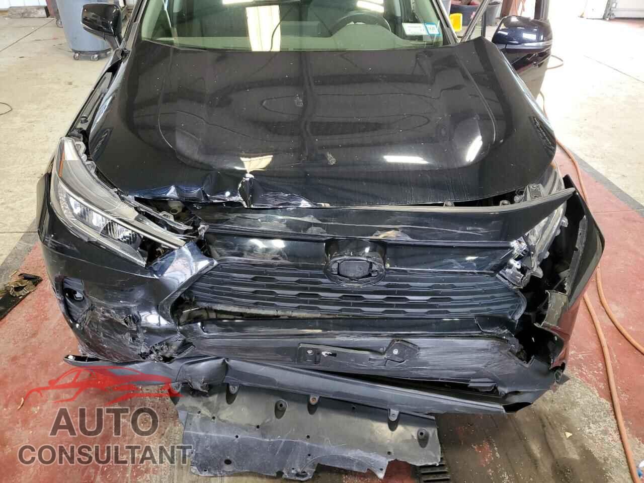 TOYOTA RAV4 2021 - JTMP1RFV0MD076318