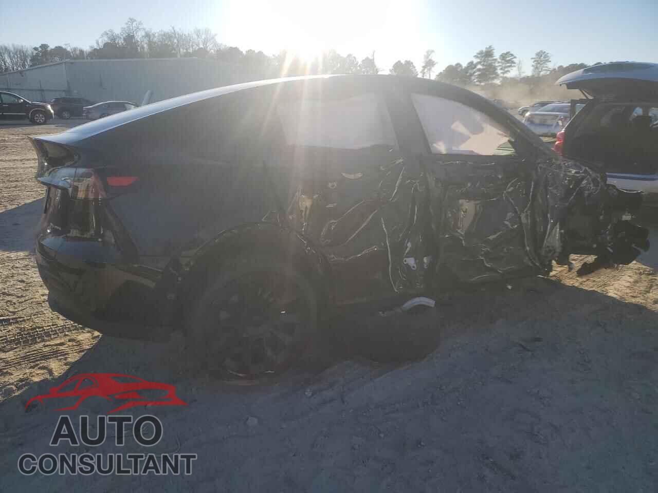 TESLA MODEL Y 2023 - 7SAYGDEE6PA120357