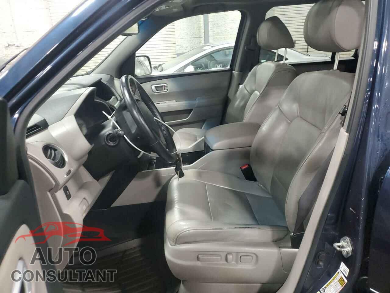 HONDA PILOT 2011 - 5FNYF4H51BB068224