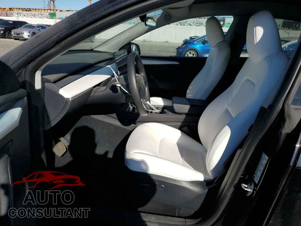 TESLA MODEL Y 2024 - 7SAYGAEE2RF984326