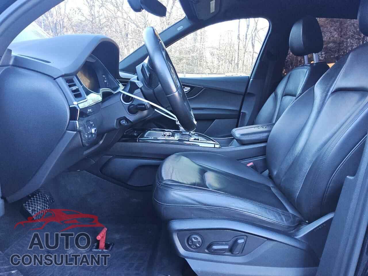 AUDI Q7 2017 - WA1LAAF78HD021732