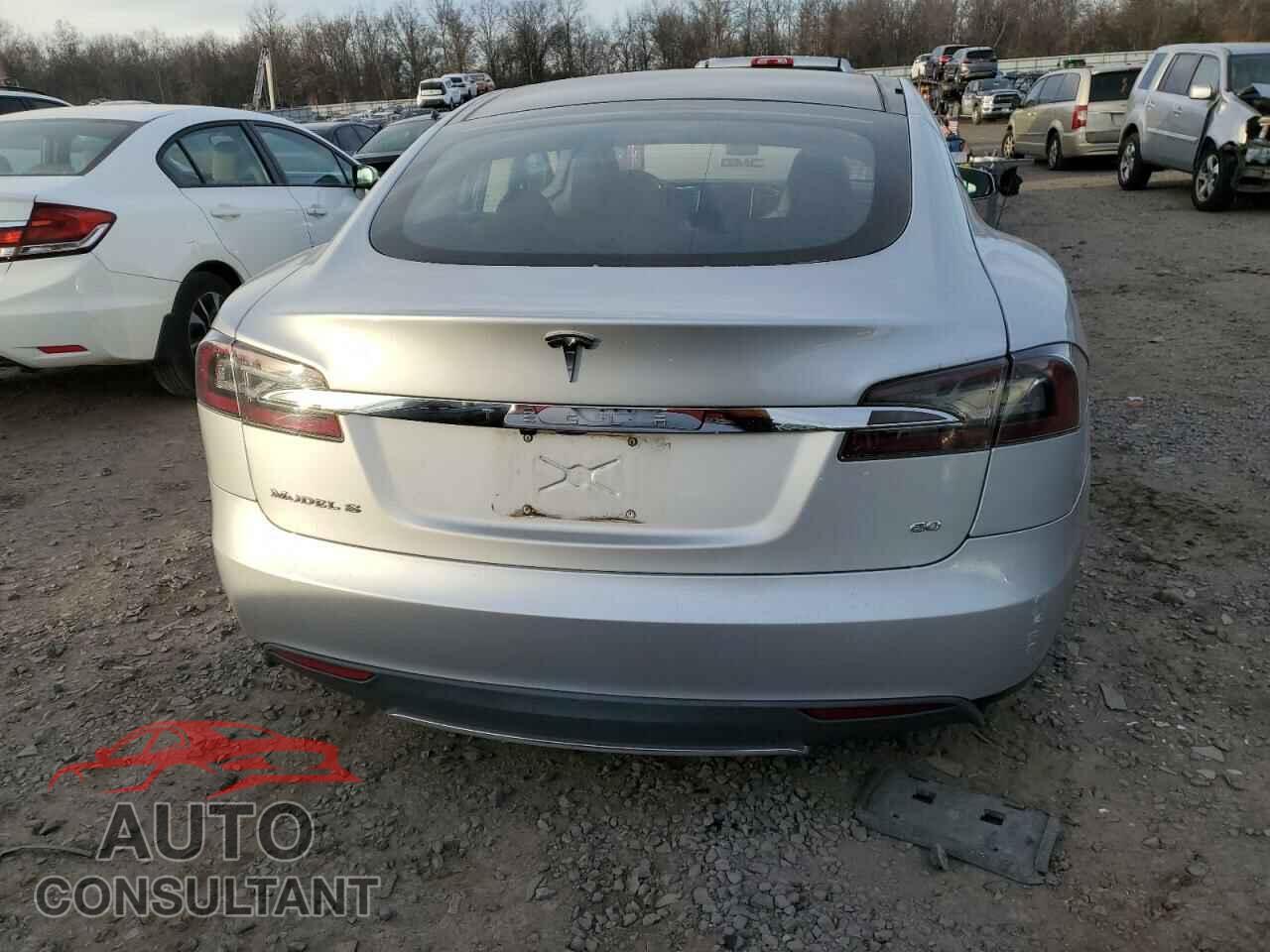 TESLA MODEL S 2013 - 5YJSA1AG4DFP08282