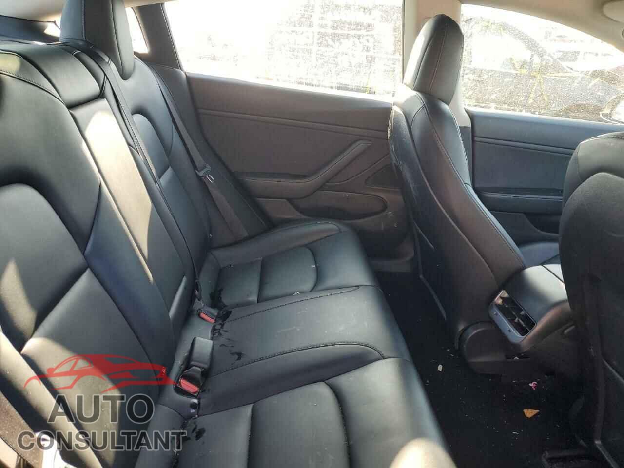 TESLA MODEL 3 2018 - 5YJ3E1EB3JF116455