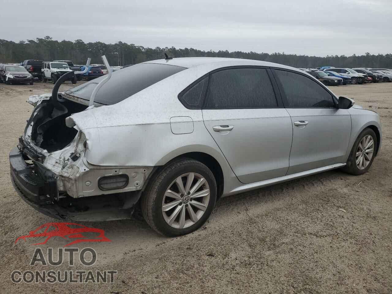 VOLKSWAGEN PASSAT 2012 - 1VWAP7A39CC034567