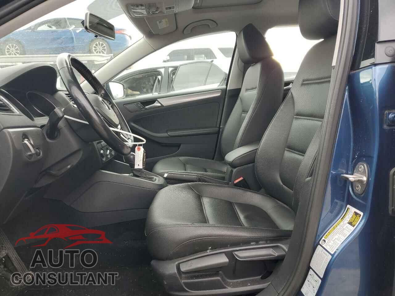 VOLKSWAGEN JETTA 2017 - 3VWDB7AJXHM411178
