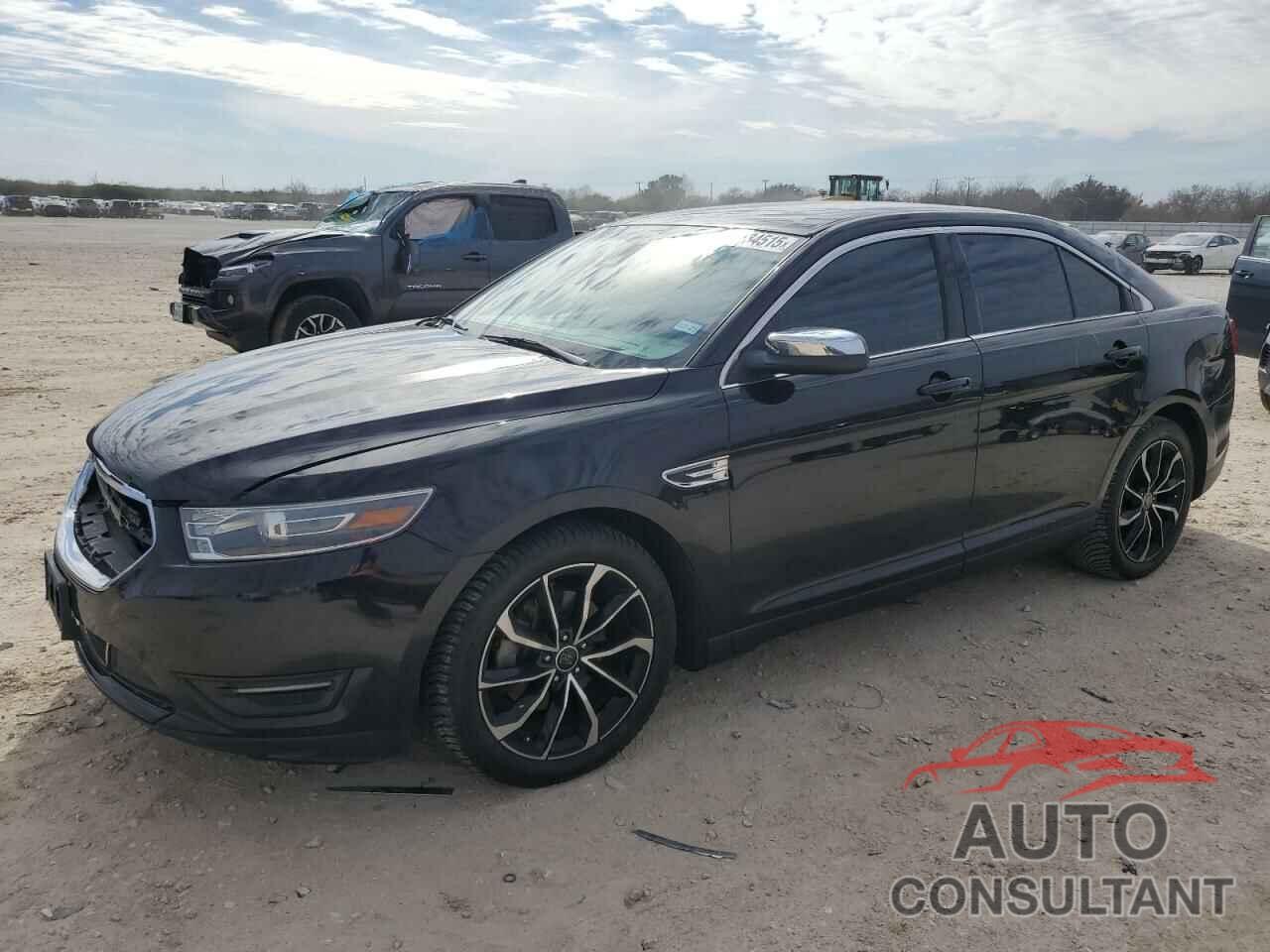 FORD TAURUS 2019 - 1FAHP2F83KG118034