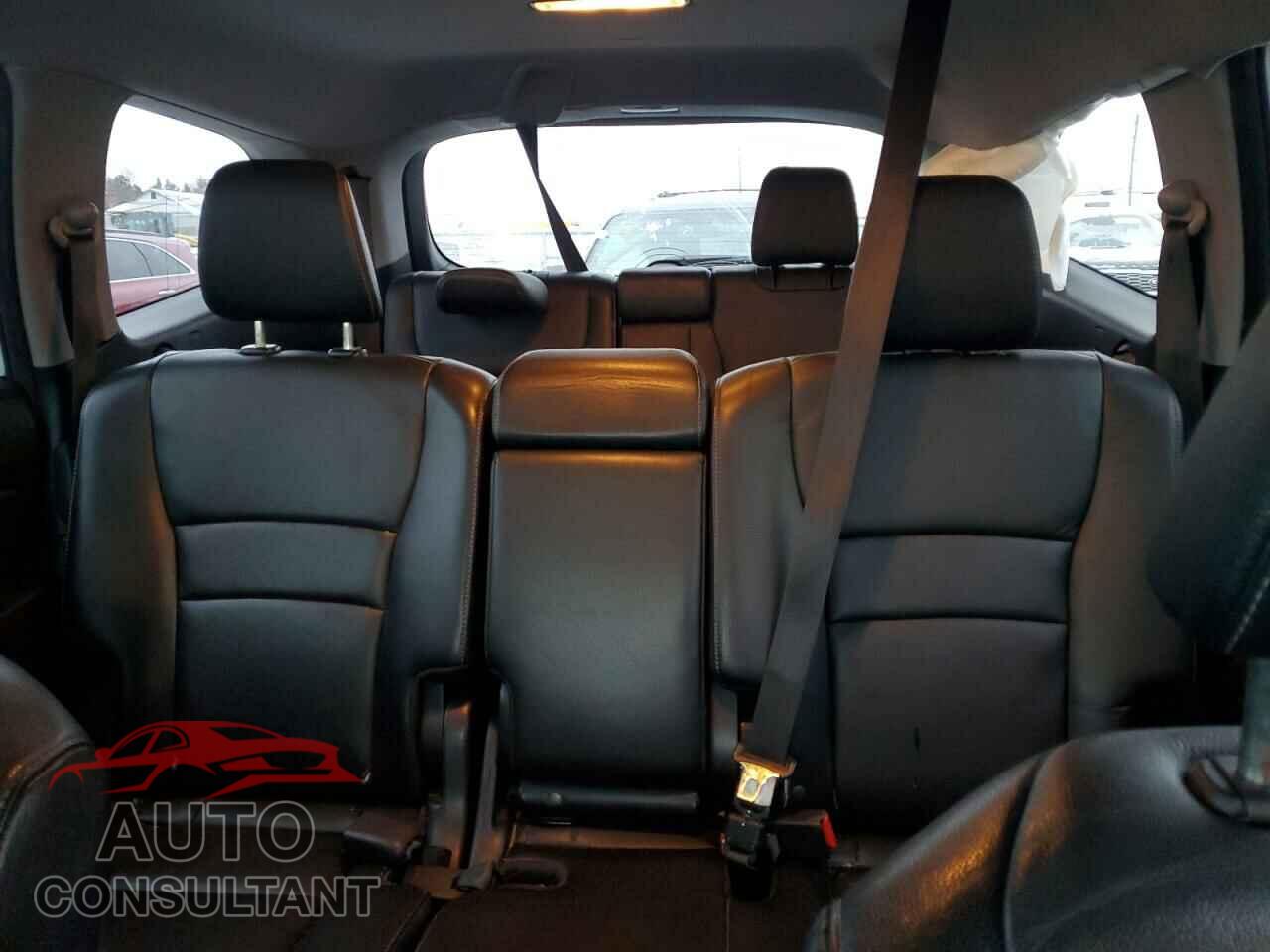HONDA PILOT 2018 - 5FNYF6H59JB019475