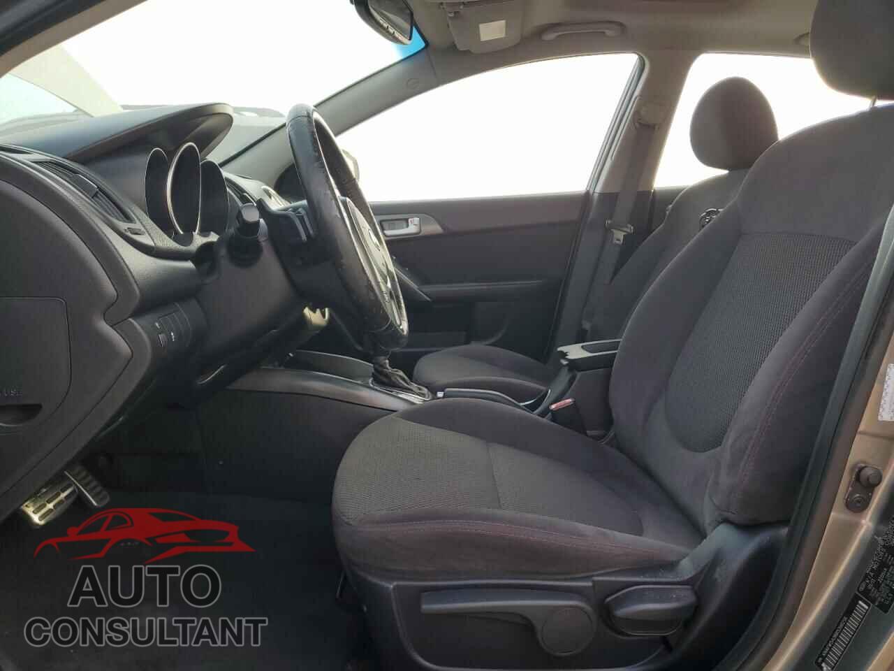 KIA FORTE 2011 - KNAFW5A36B5390216