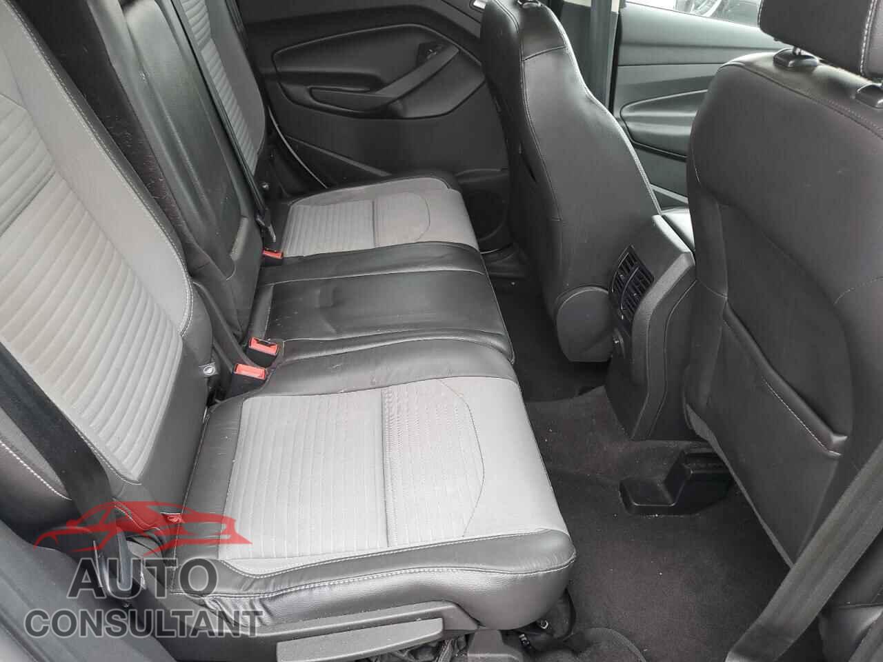 FORD ESCAPE 2017 - 1FMCU9G99HUE61434
