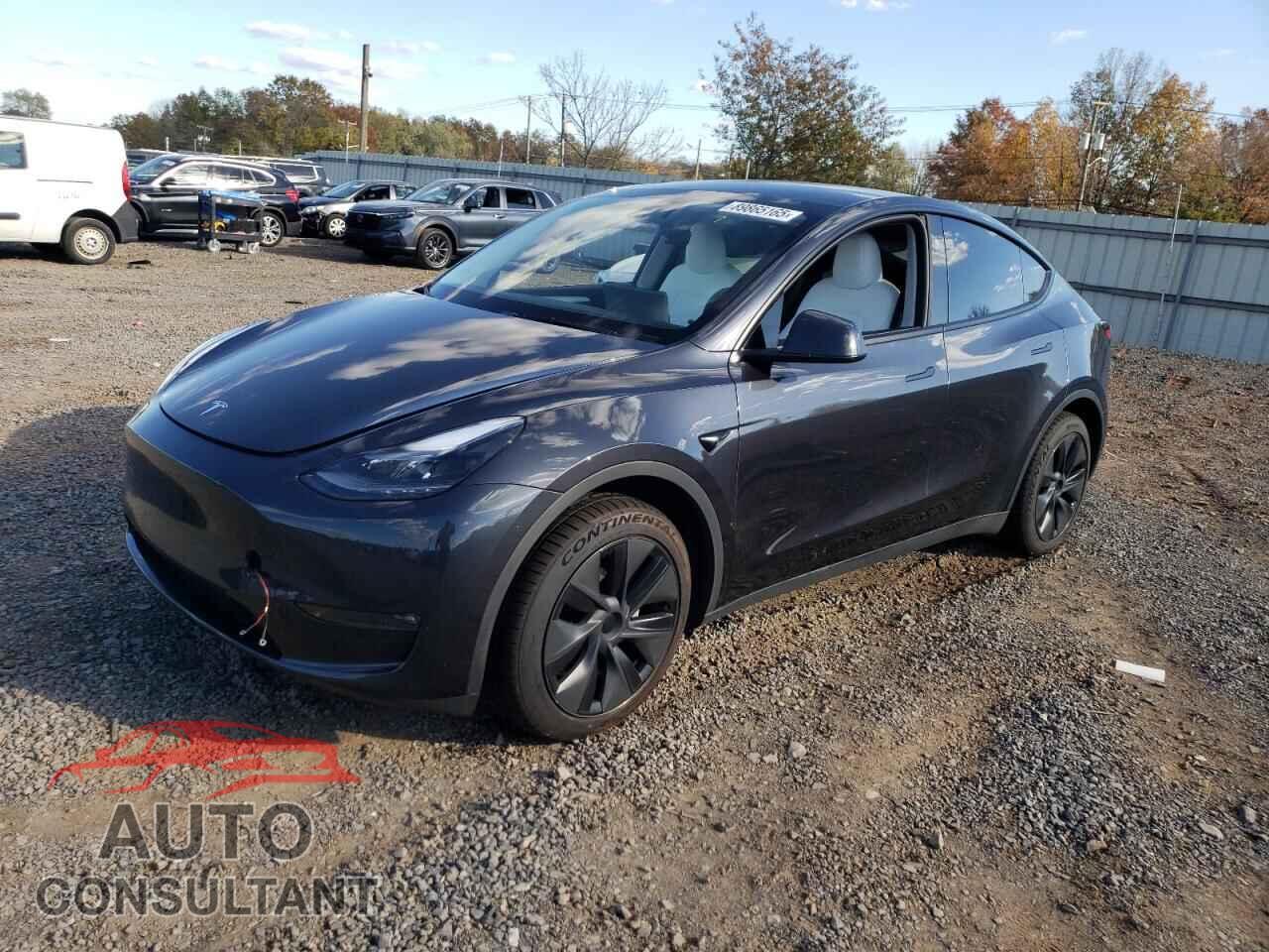 TESLA MODEL Y 2024 - 7SAYGAEE2RF177790