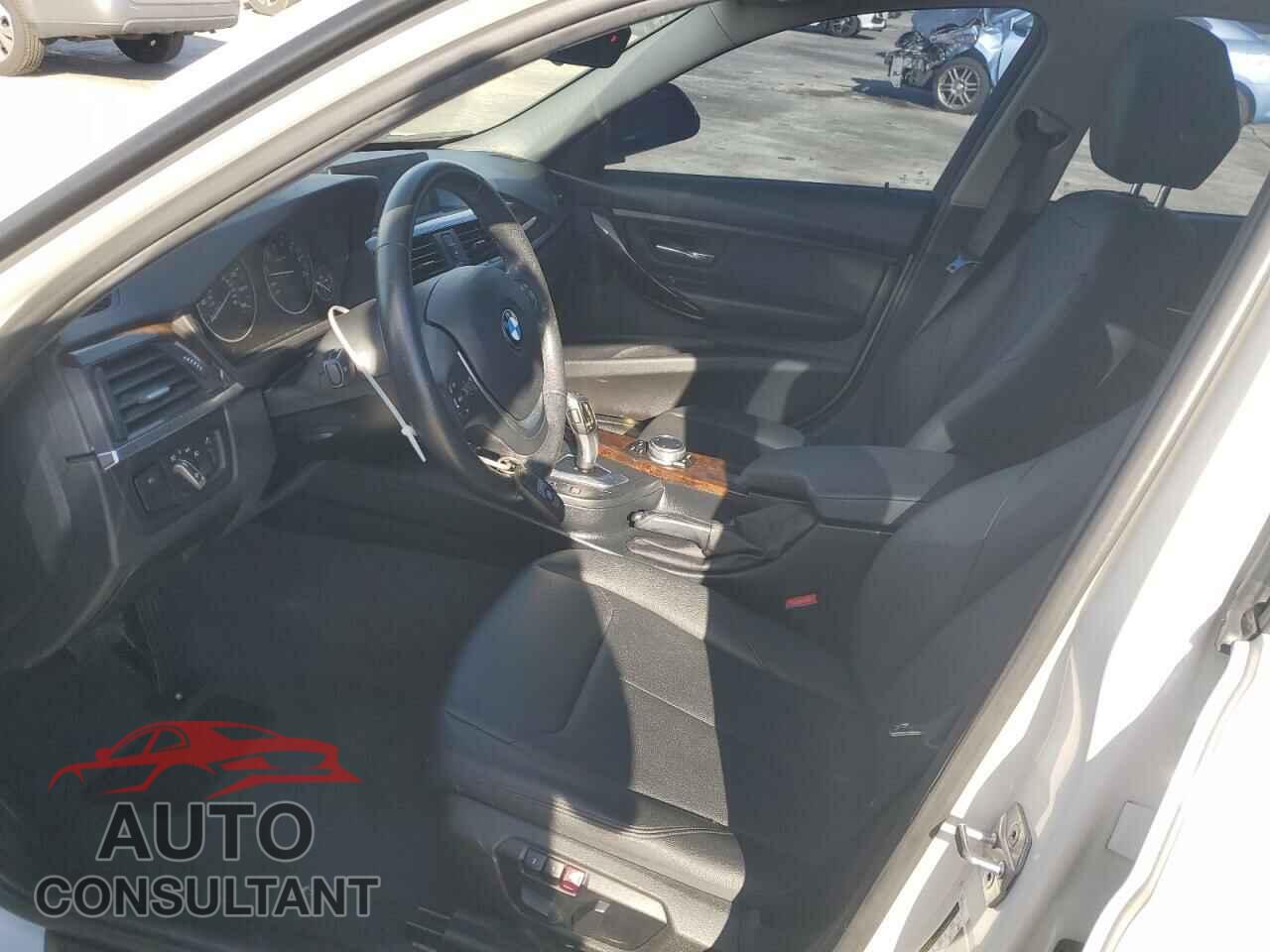 BMW 3 SERIES 2015 - WBA3C1C55FK123871