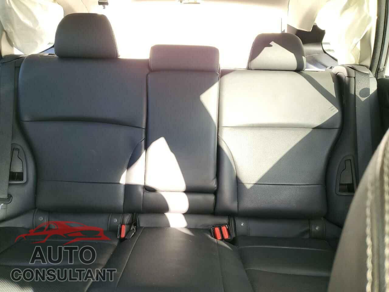 SUBARU OUTBACK 2017 - 4S4BSEKC0H3223104