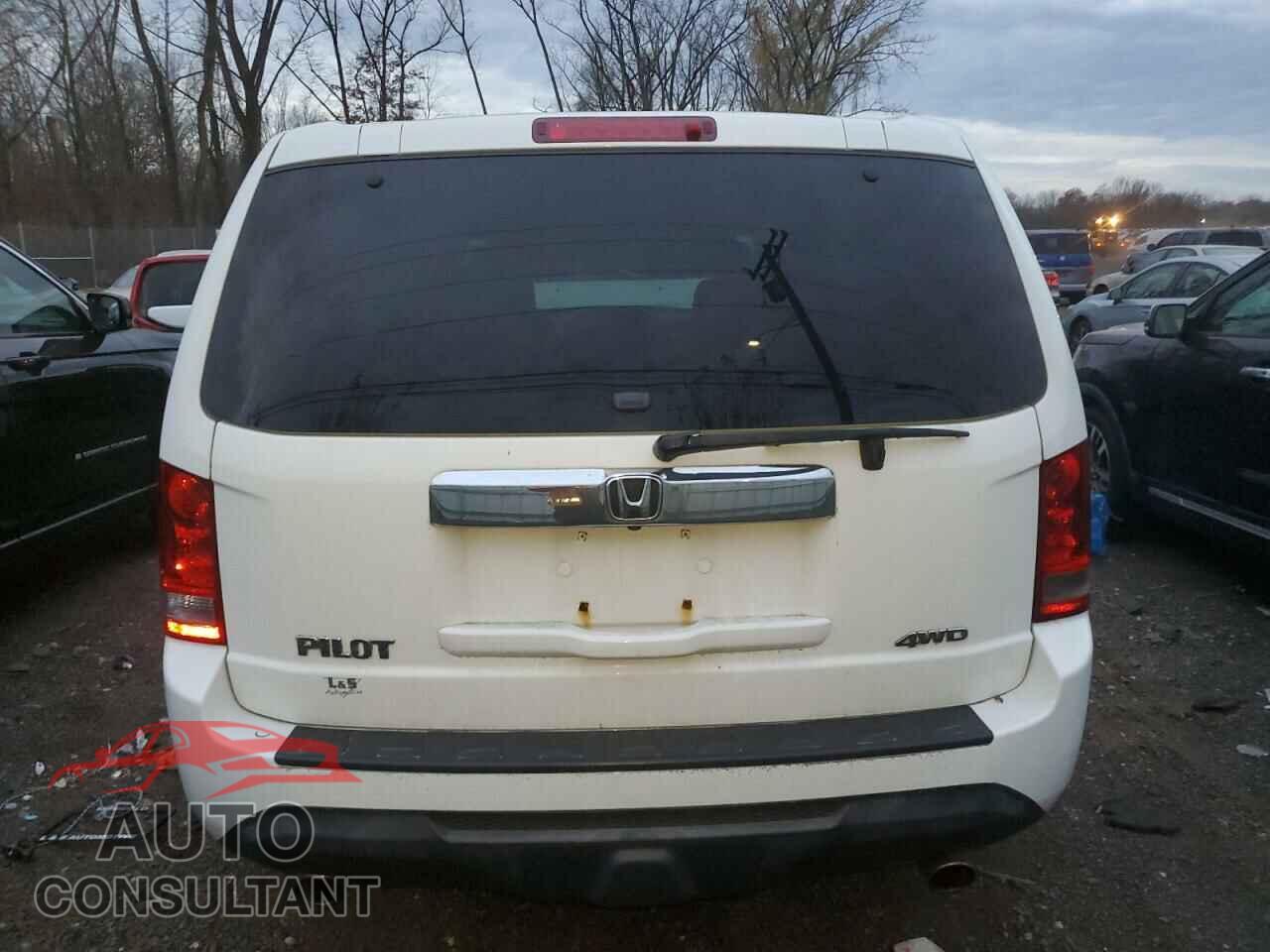 HONDA PILOT 2013 - 5FNYF4H64DB072070
