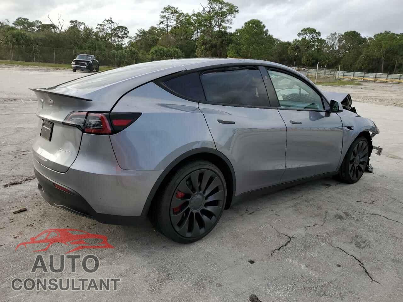 TESLA MODEL Y 2024 - 7SAYGDEF2RA318526