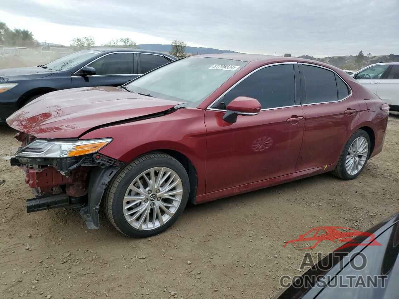 TOYOTA CAMRY 2018 - 4T1B11HK2JU516609