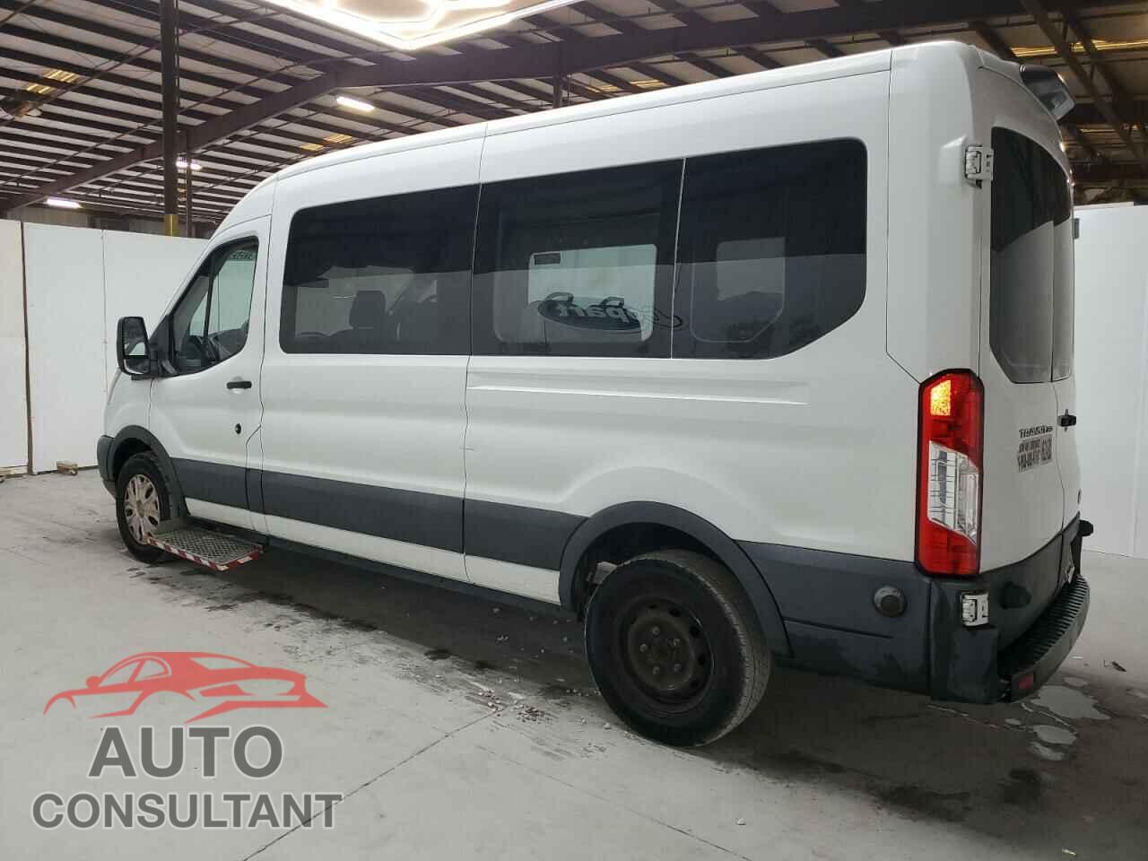 FORD TRANSIT 2018 - 1FTYR2CM7JKA11845