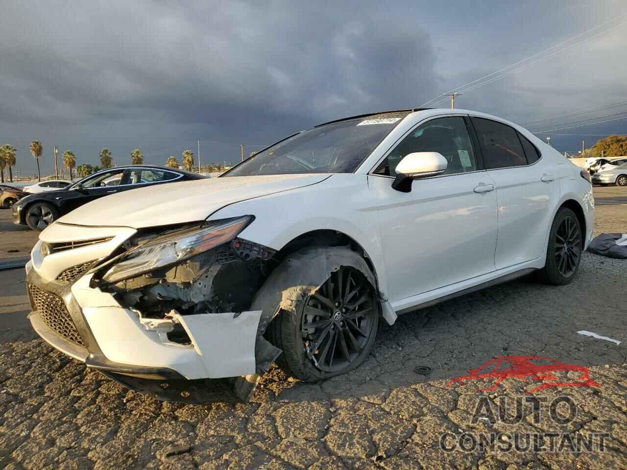 TOYOTA CAMRY 2018 - 4T1B61HK6JU124511