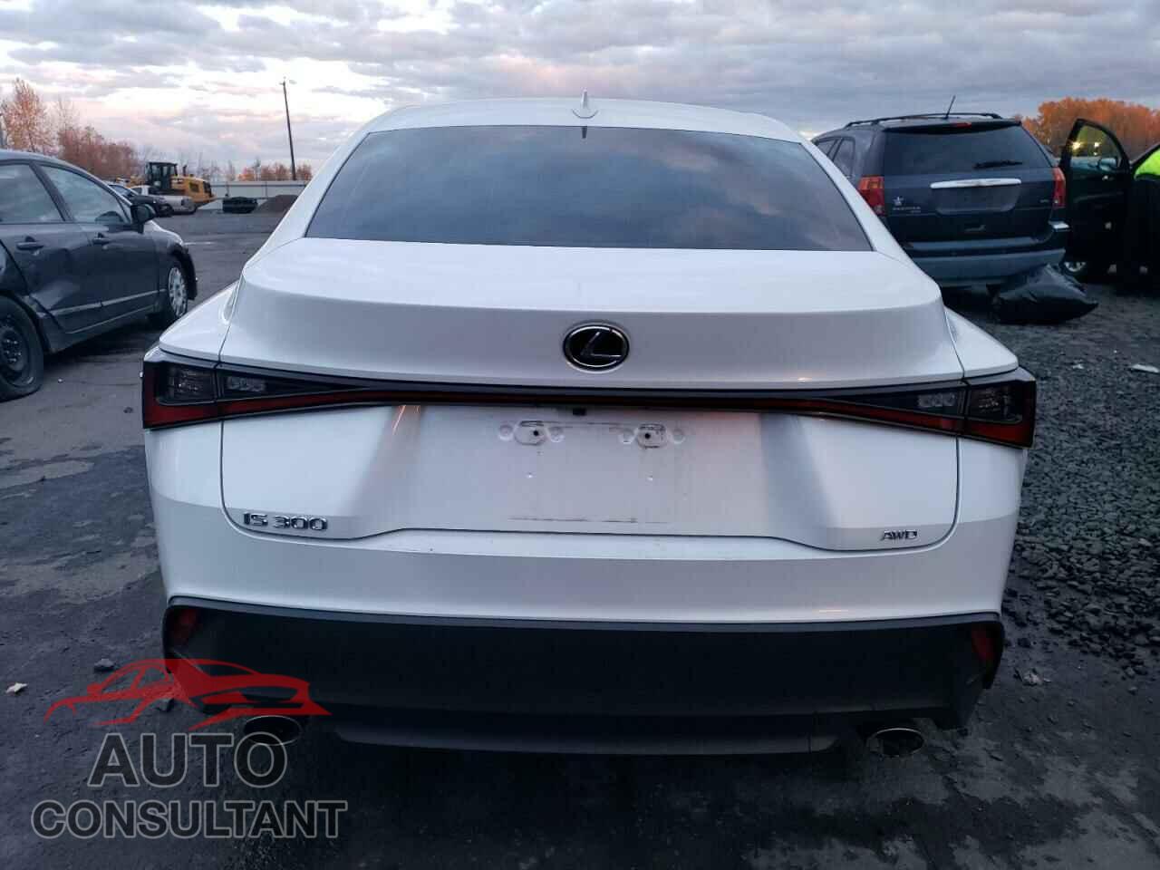 LEXUS IS 2021 - JTHC81F29M5043408