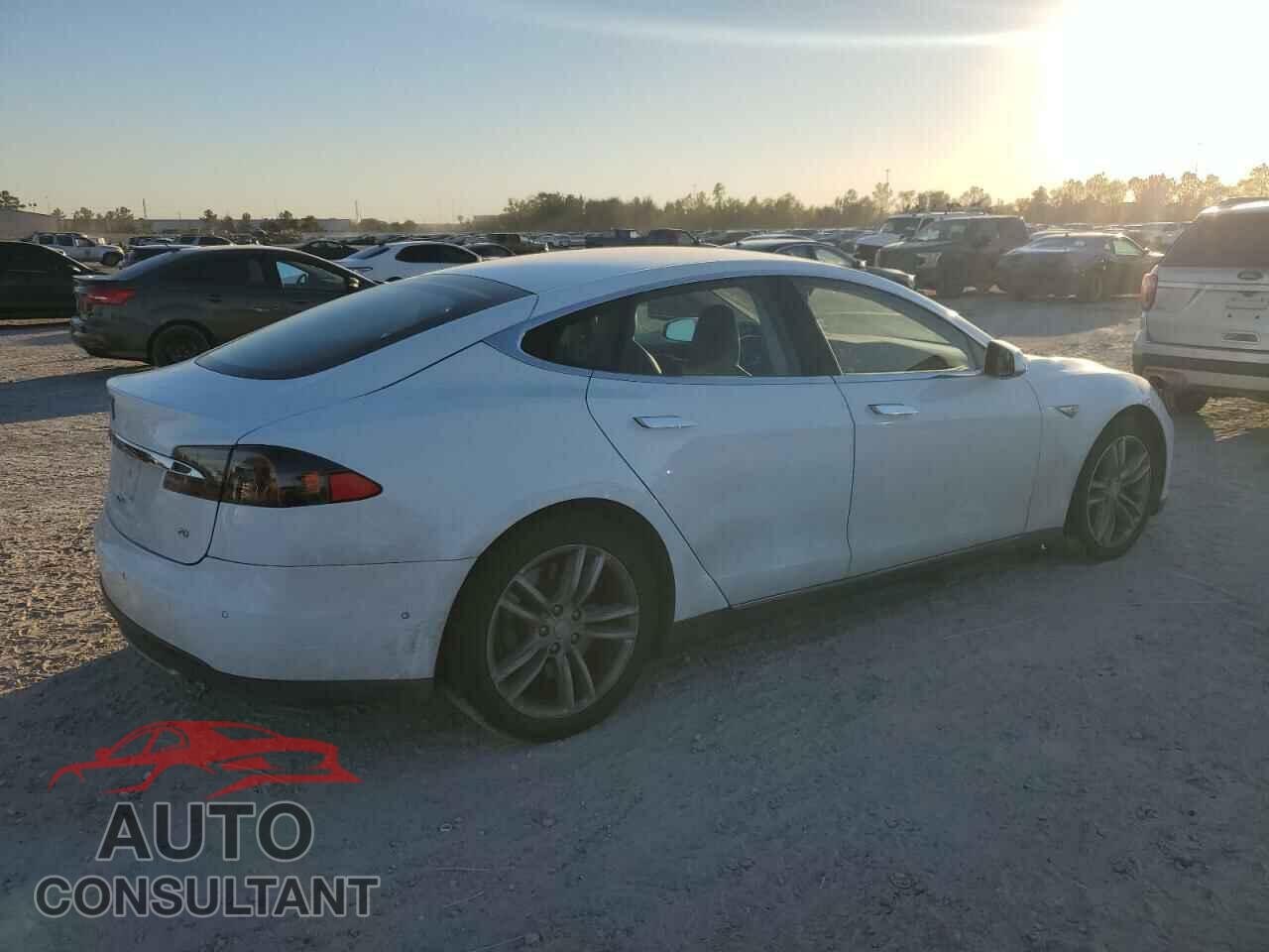 TESLA MODEL S 2016 - 5YJSA1E19GF131582