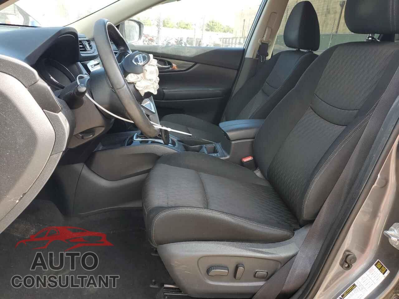 NISSAN ROGUE 2017 - KNMAT2MV4HP600603