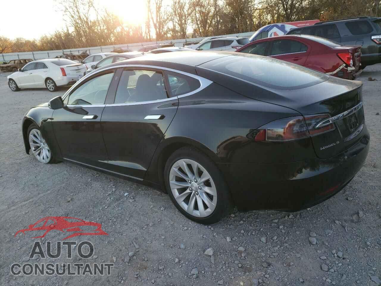 TESLA MODEL S 2017 - 5YJSA1E23HF201135