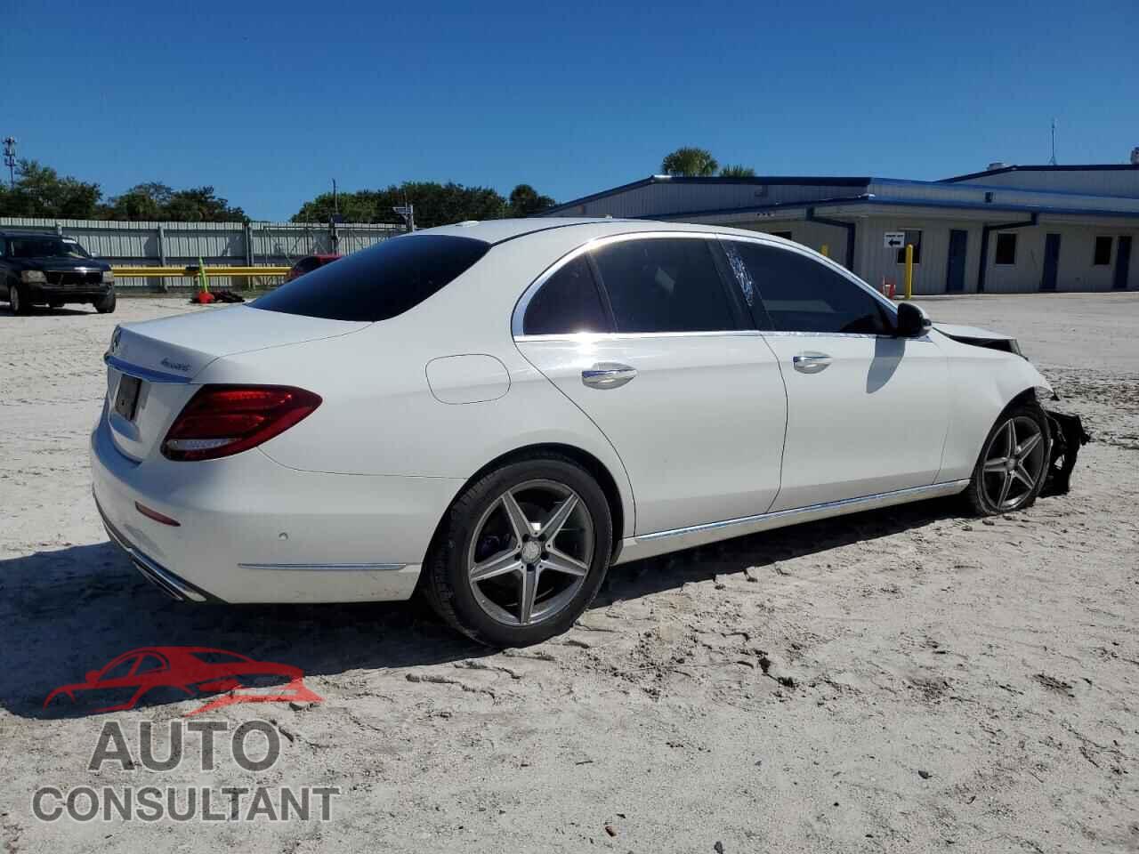 MERCEDES-BENZ E-CLASS 2017 - WDDZF4KB0HA182161