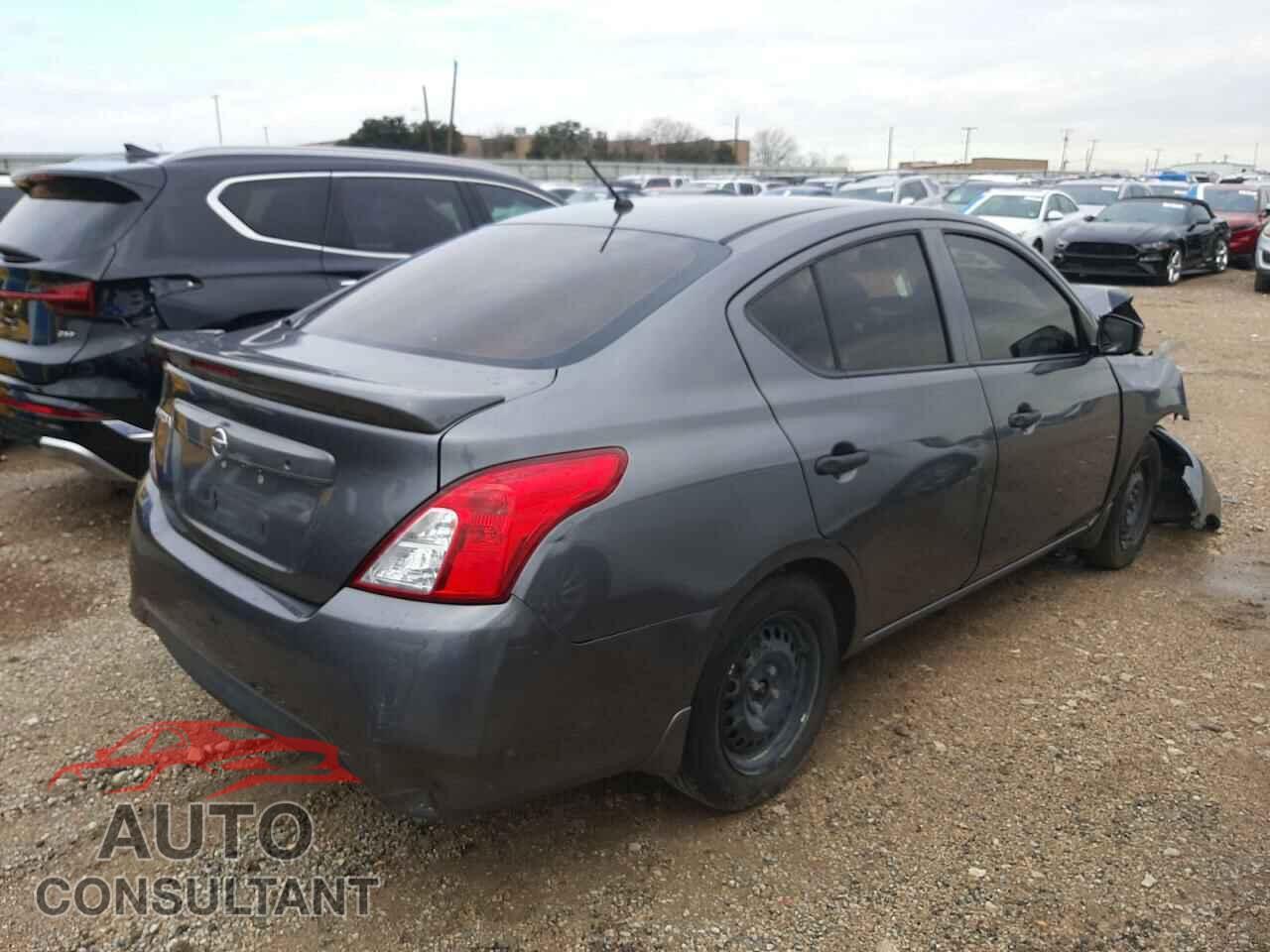 NISSAN VERSA 2017 - 3N1CN7AP6HL883462