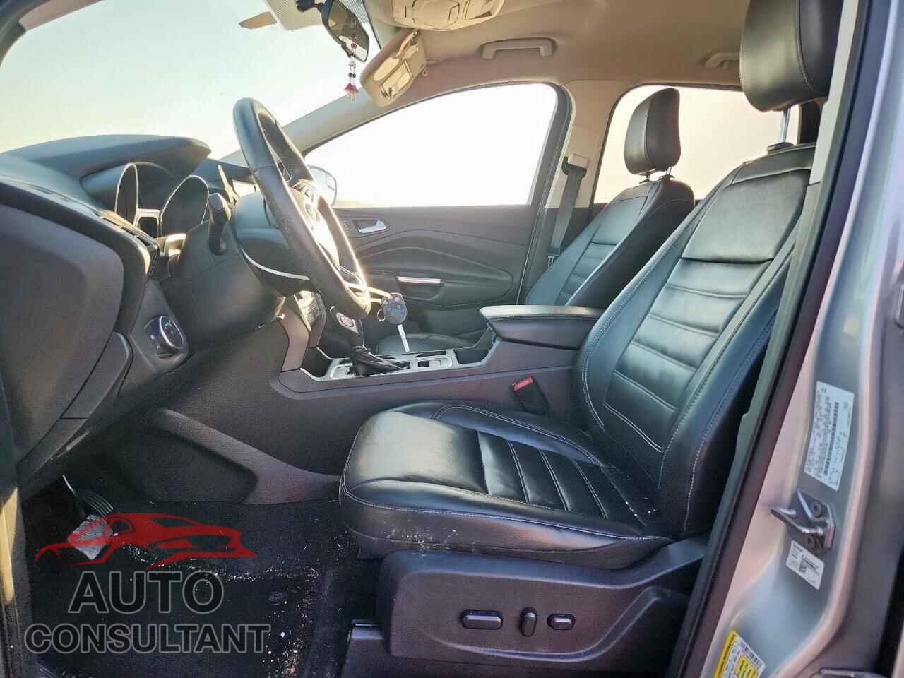 FORD ESCAPE 2018 - 1FMCU0HD9JUD36700