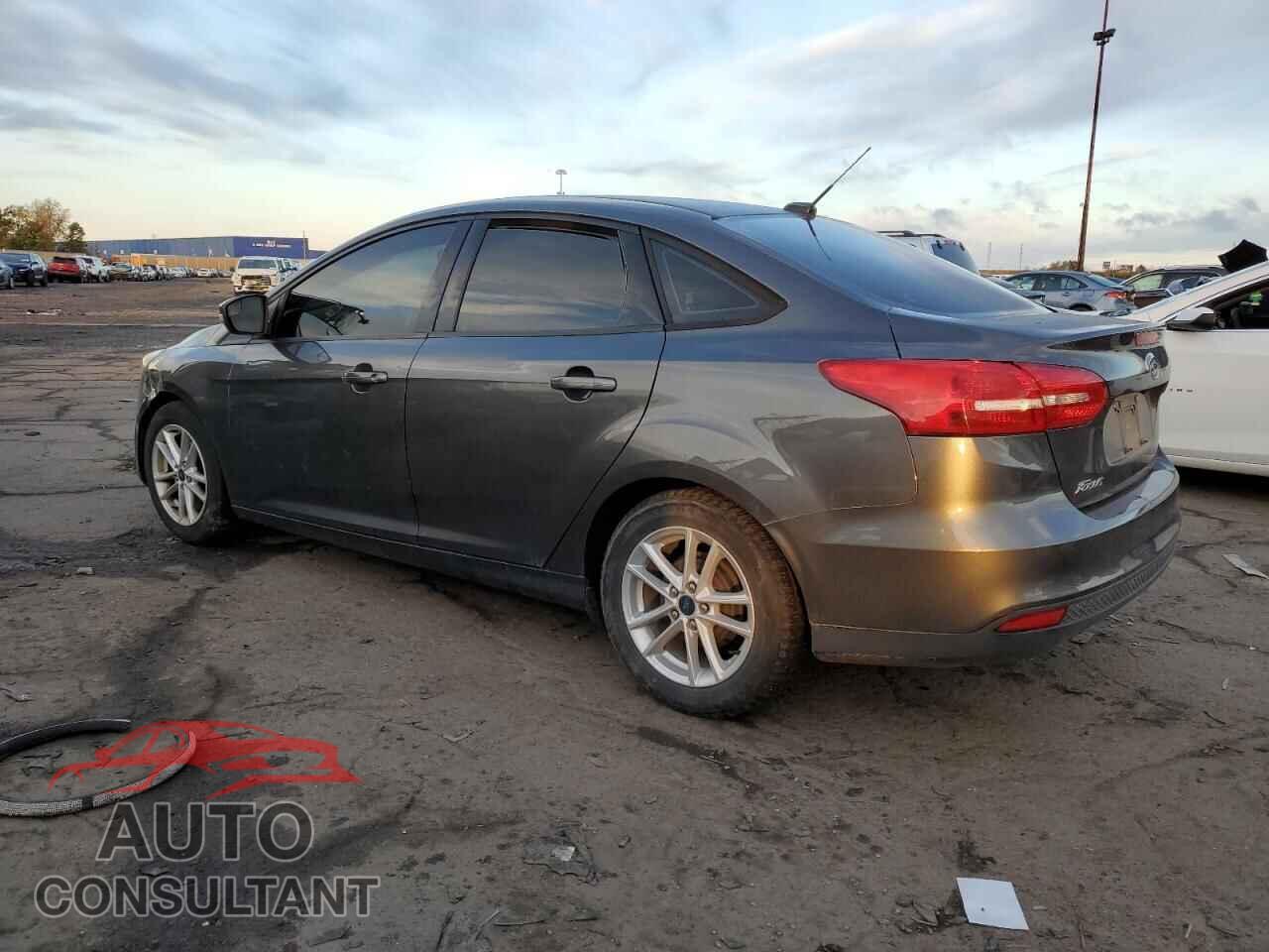 FORD FOCUS 2017 - 1FADP3F22HL328365